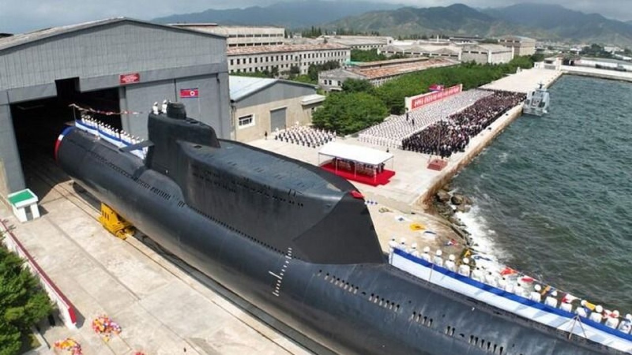 Kim'in Nükleer Silahlı Denizaltısı Denize İndirildi