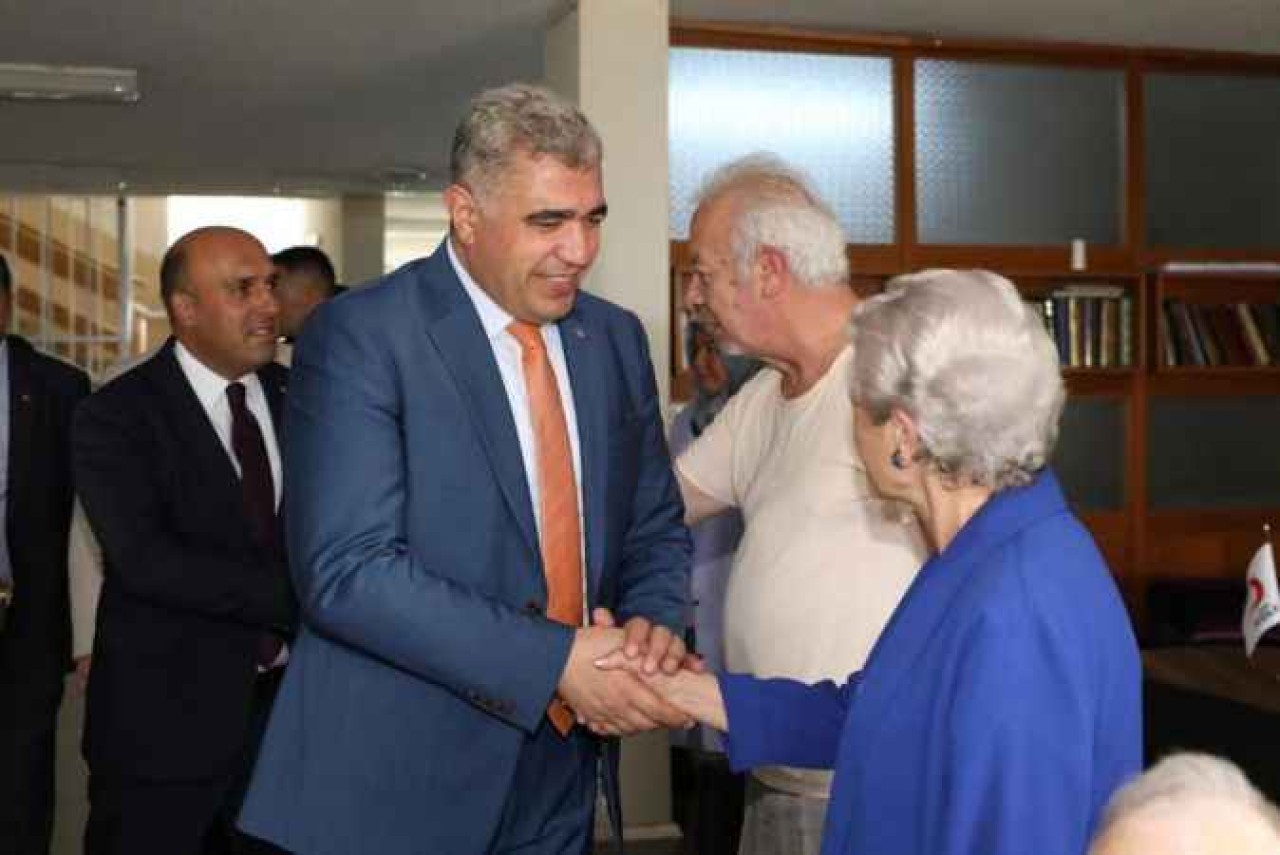 Vali Selçuk Aslan huzurevi sakinleri ile buluştu 2
