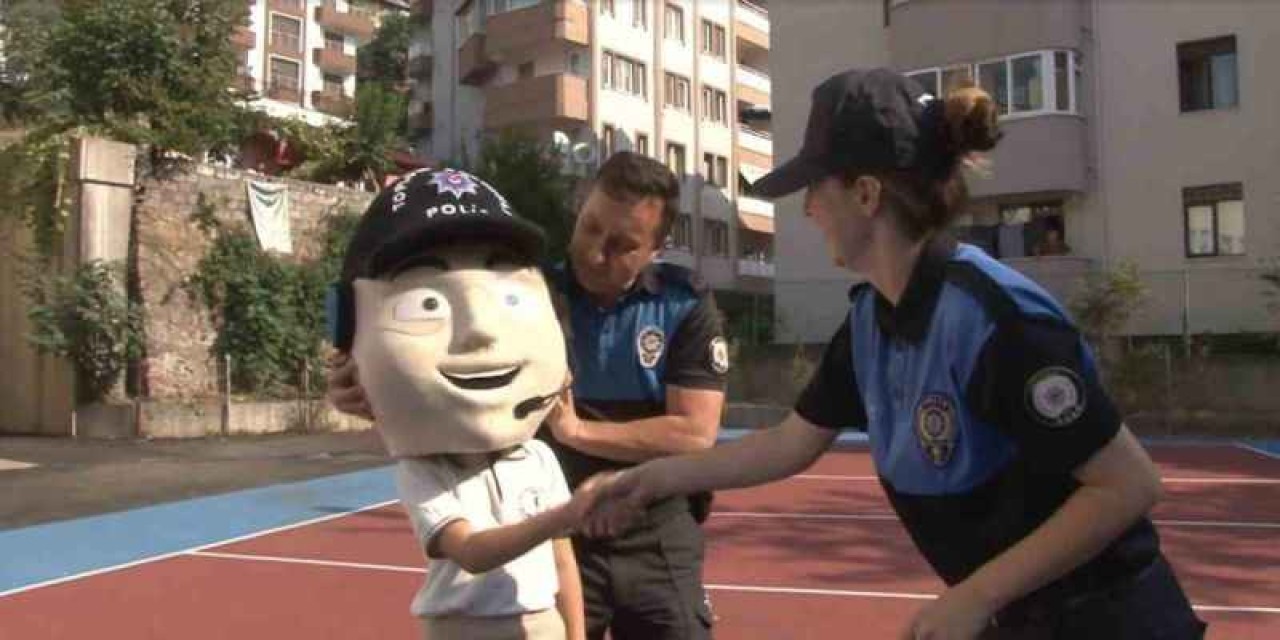 Kocaeli Haber; Polisler, Minikleri Sevindirdi  4