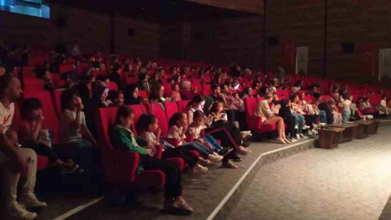 Kocaeli Haber: Süper Mario ve İhtiyar Kedi Çocukları Eğlendirdi 2