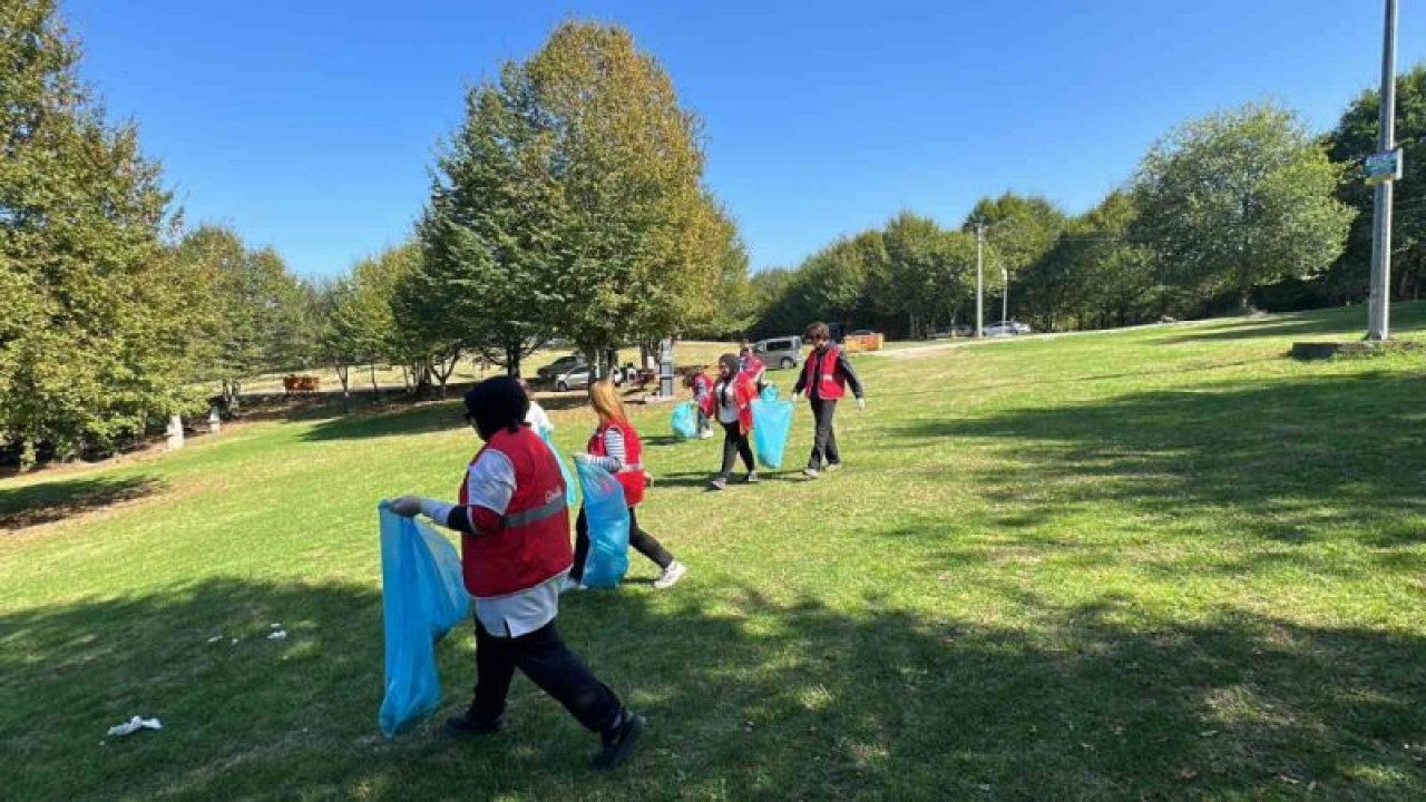 Düzce Haber: Öğrenciler Torba Torba Poşet Topladı 2