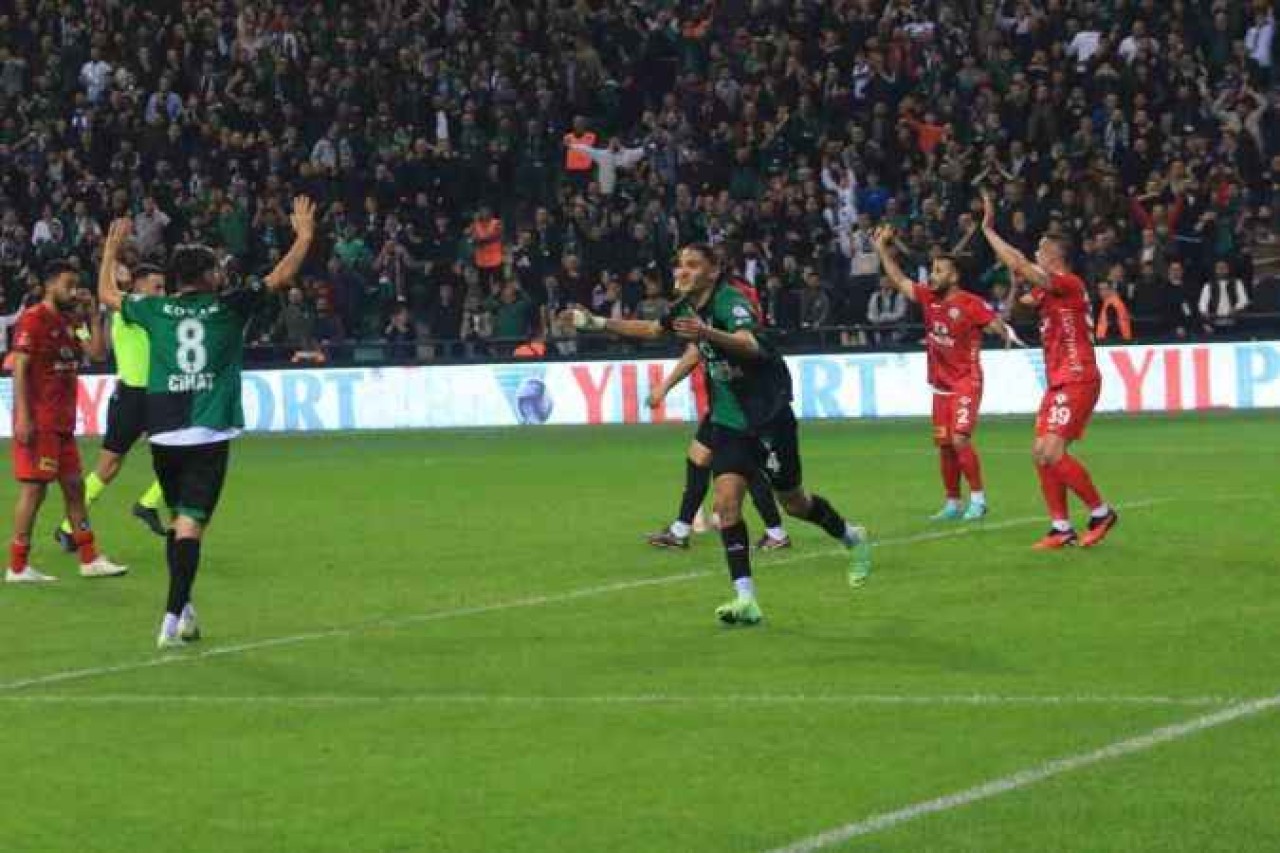 Kocaelispor ve Çorum Maçı Sonuçları 13