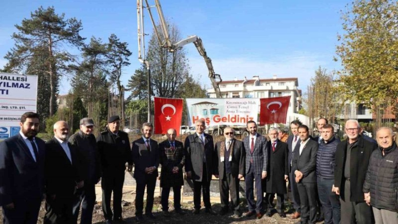 Depremde Hasar Gören Cami'nin Temeli Atıldı 3