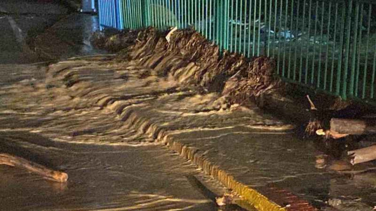 Kocaeli’de Sağanak: Sokakları ve İş Yerlerini Su Bastı 4