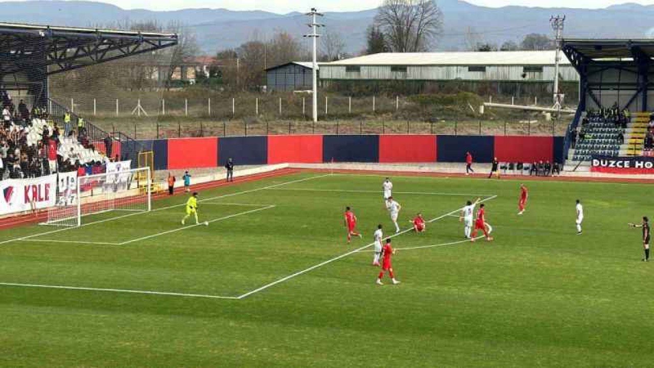 TFF 2. Lig: Düzcespor: 4 - Sarıyer: 2 7