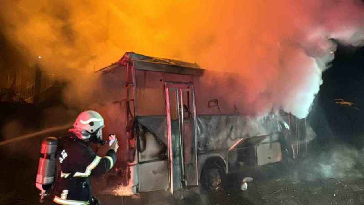 Park Halindeki Servis Alev Topuna Döndü 14