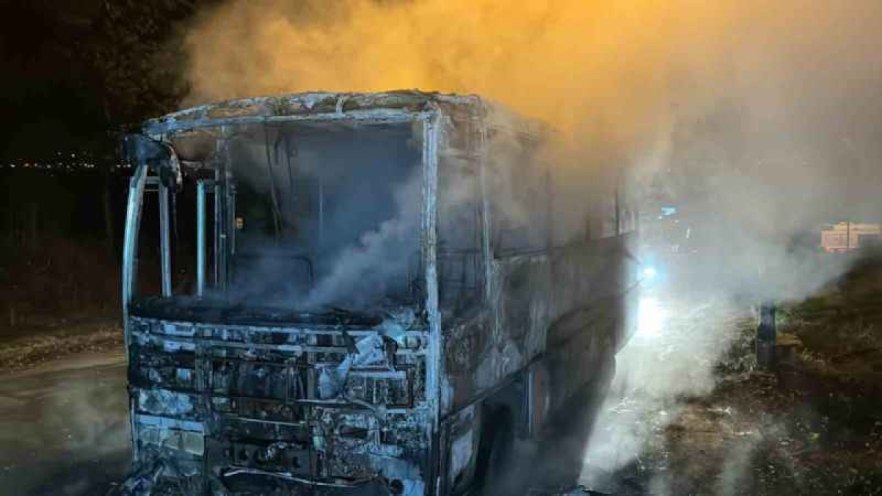 Park Halindeki Servis Alev Topuna Döndü 7