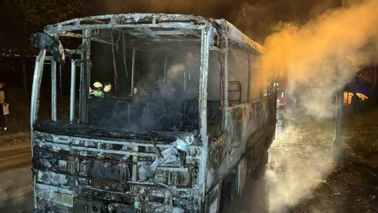 Park Halindeki Servis Alev Topuna Döndü 8