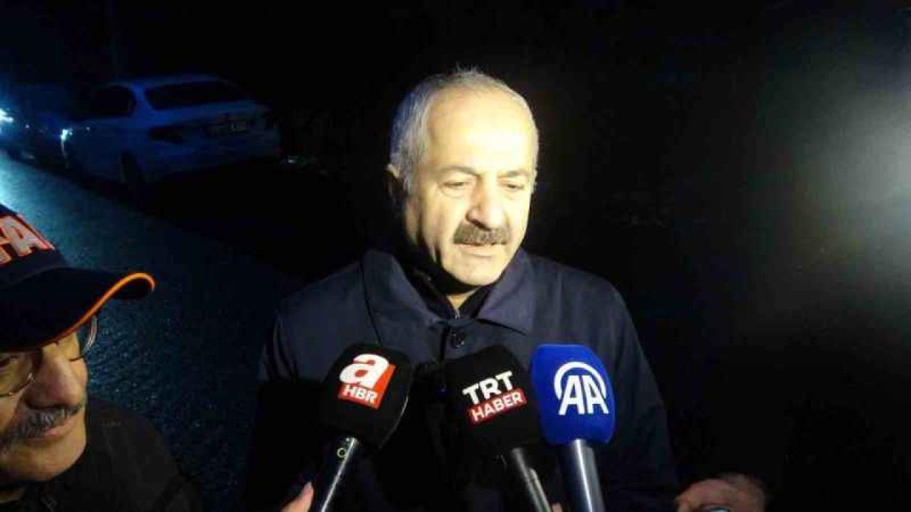 Kocaeli’de lojistik deposunda çıkan yangına 47 araç 130 personelle müdahale sürüyor 3
