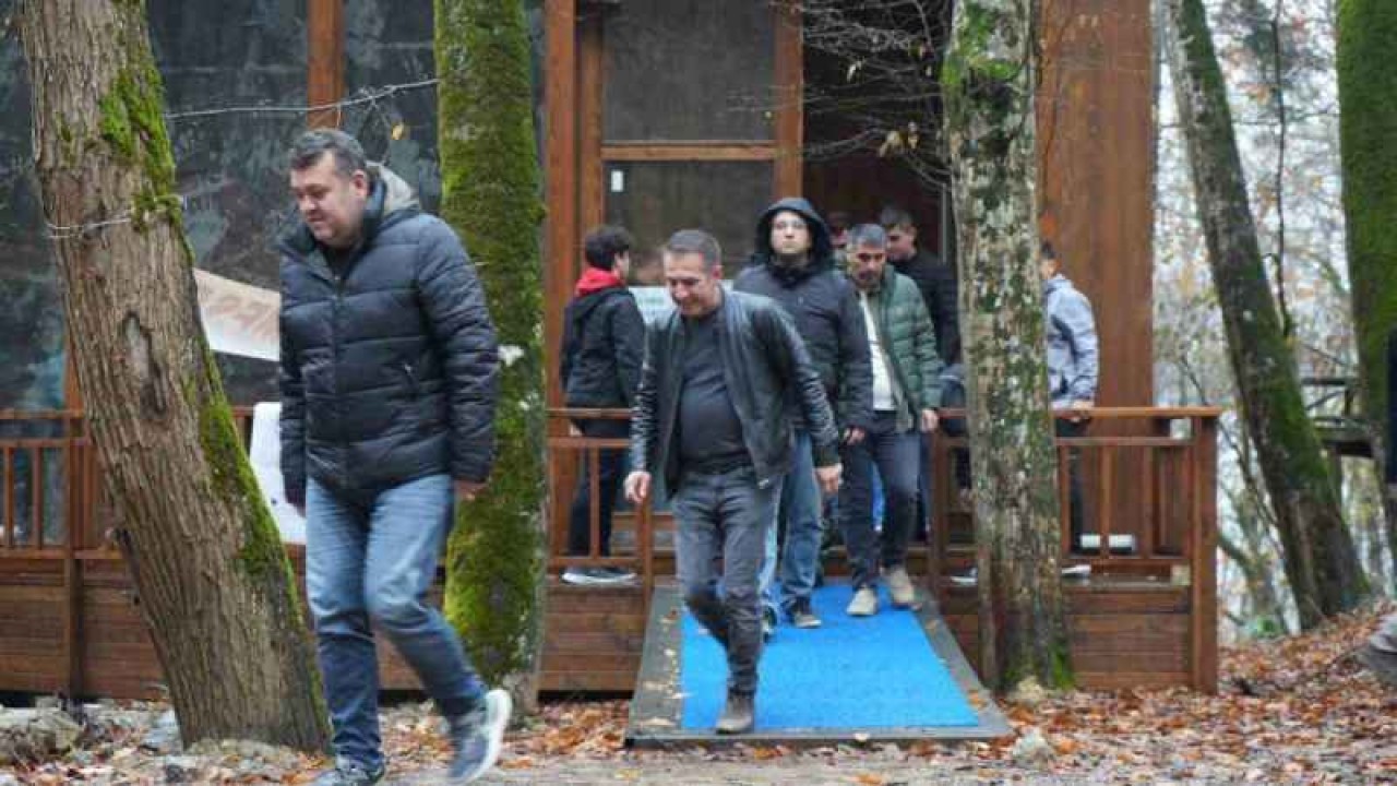 Ormanın içindeki türbenin hikayesi: Buraya gelen aç kalmıyor 8