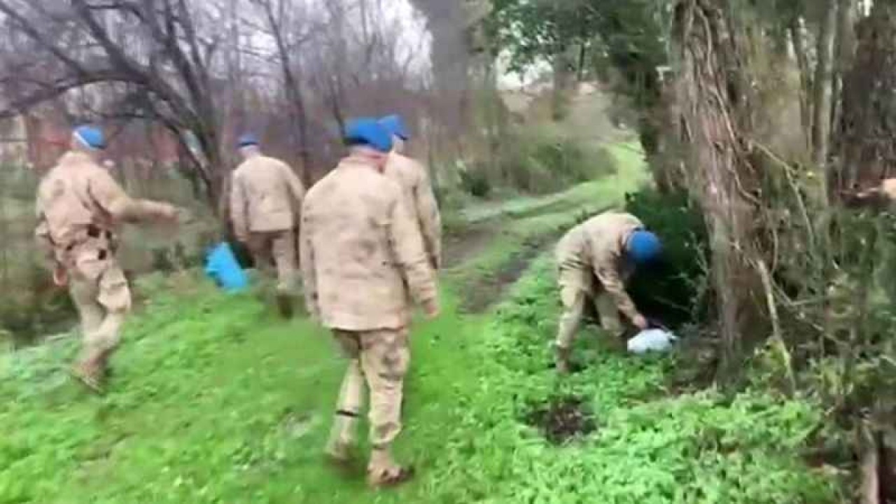 16 Kaçak Göçmen İle 3 Organizatör Jandarma Ekiplerince Yakalandı 2