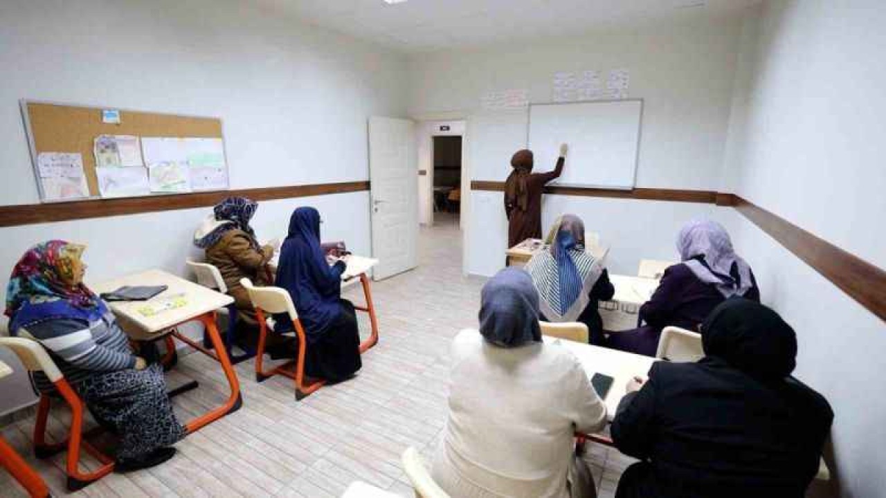 Başiskele'de Kadınlara Okuma Yazma Kursu Açıldı 4