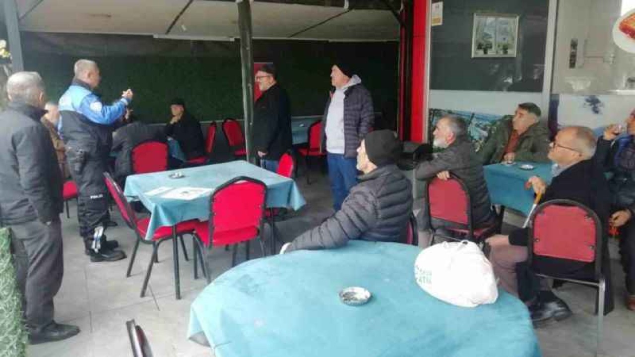 Polisler Denetim İçin Vatandaşları Bilgilendiriyor 4