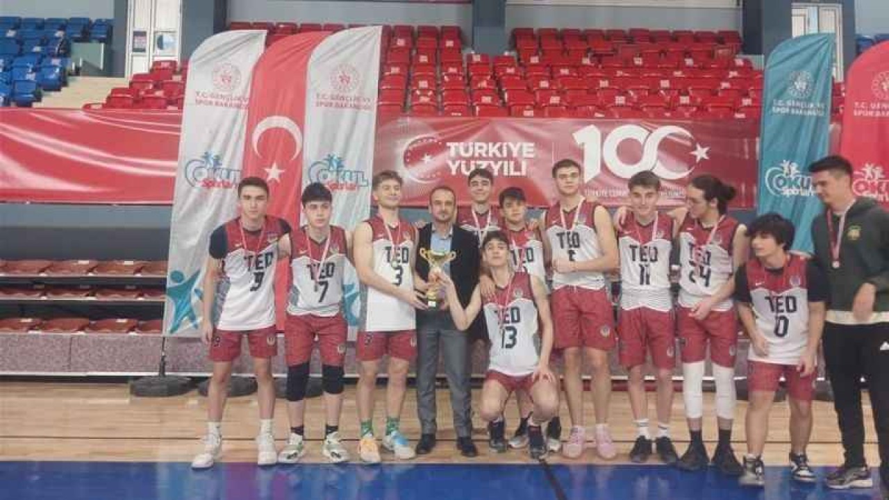 Düzce Koleji Basketbolda Şampiyon Oldu 2