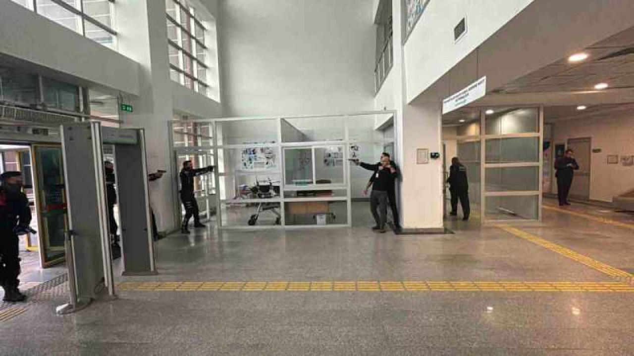 Hastanede Rehine Kurtarma Tatbikatı Düzenlendi 3