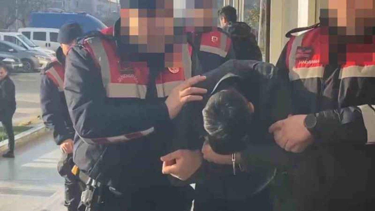 2 Araçtan 8 Tabanca Ele Geçirildi: 3 Gözaltı 2