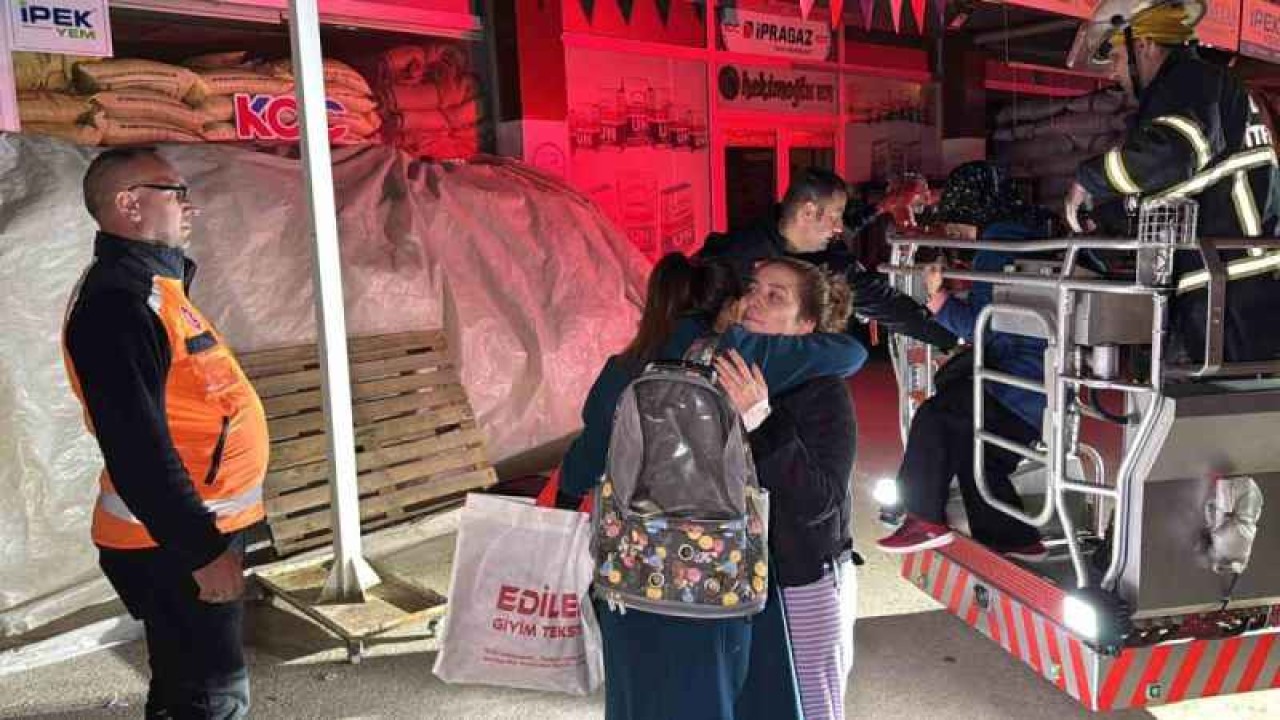 Düzce'de Çıkan Yangında Mahsur Kalanlar Kurtarıldı 18