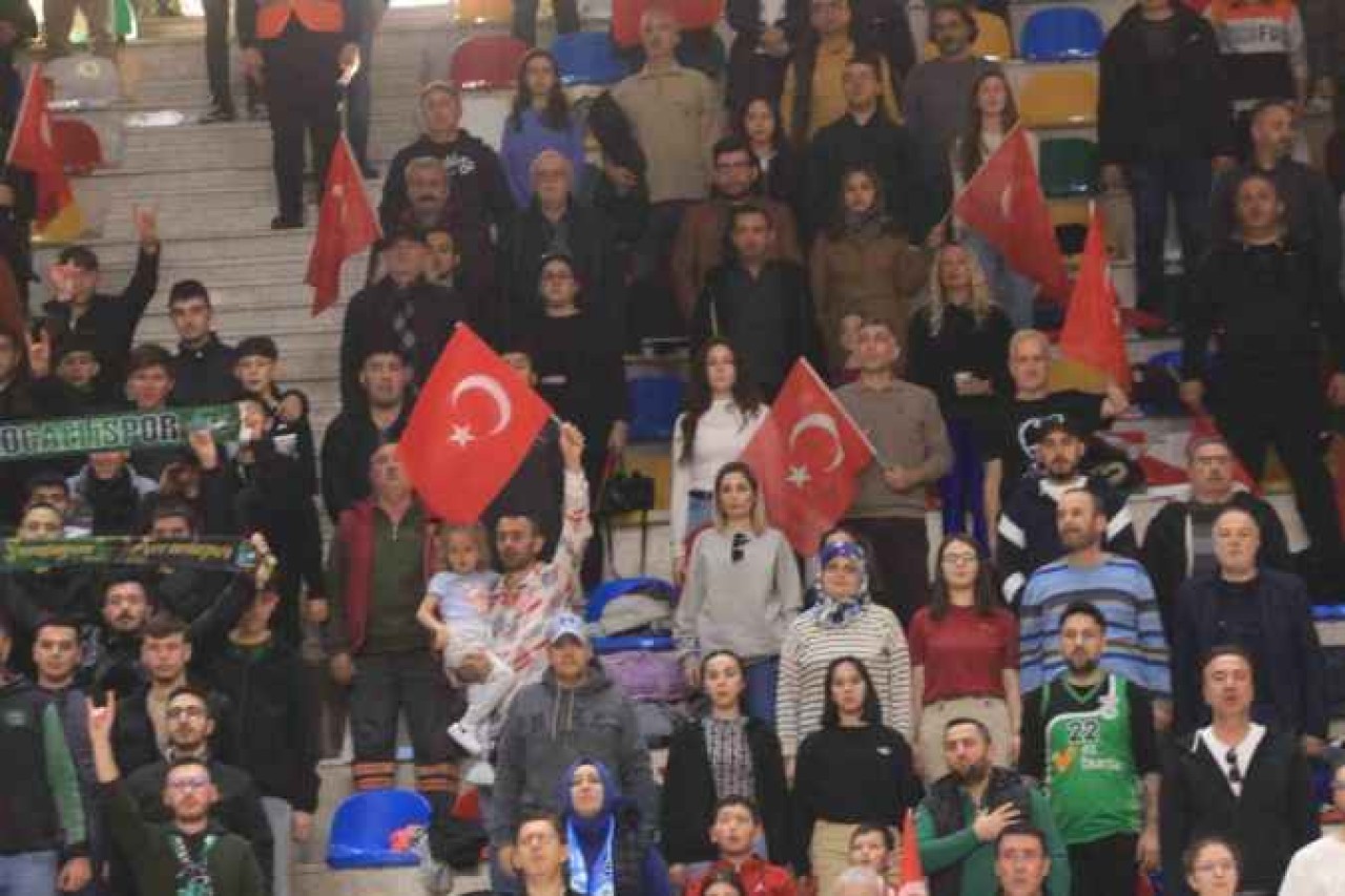 Kadınlar Basketbol Süper Ligi: İzmit Belediyespor: 93 - Galatasaray: 79 6