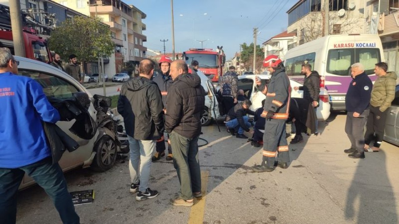 Otomobil İle Ticari Araç Çarpıştı 5