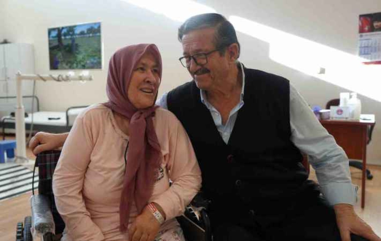 Sedye İle Geldiği Hastanede Felçli Hasta Yürümeye Başladı 10