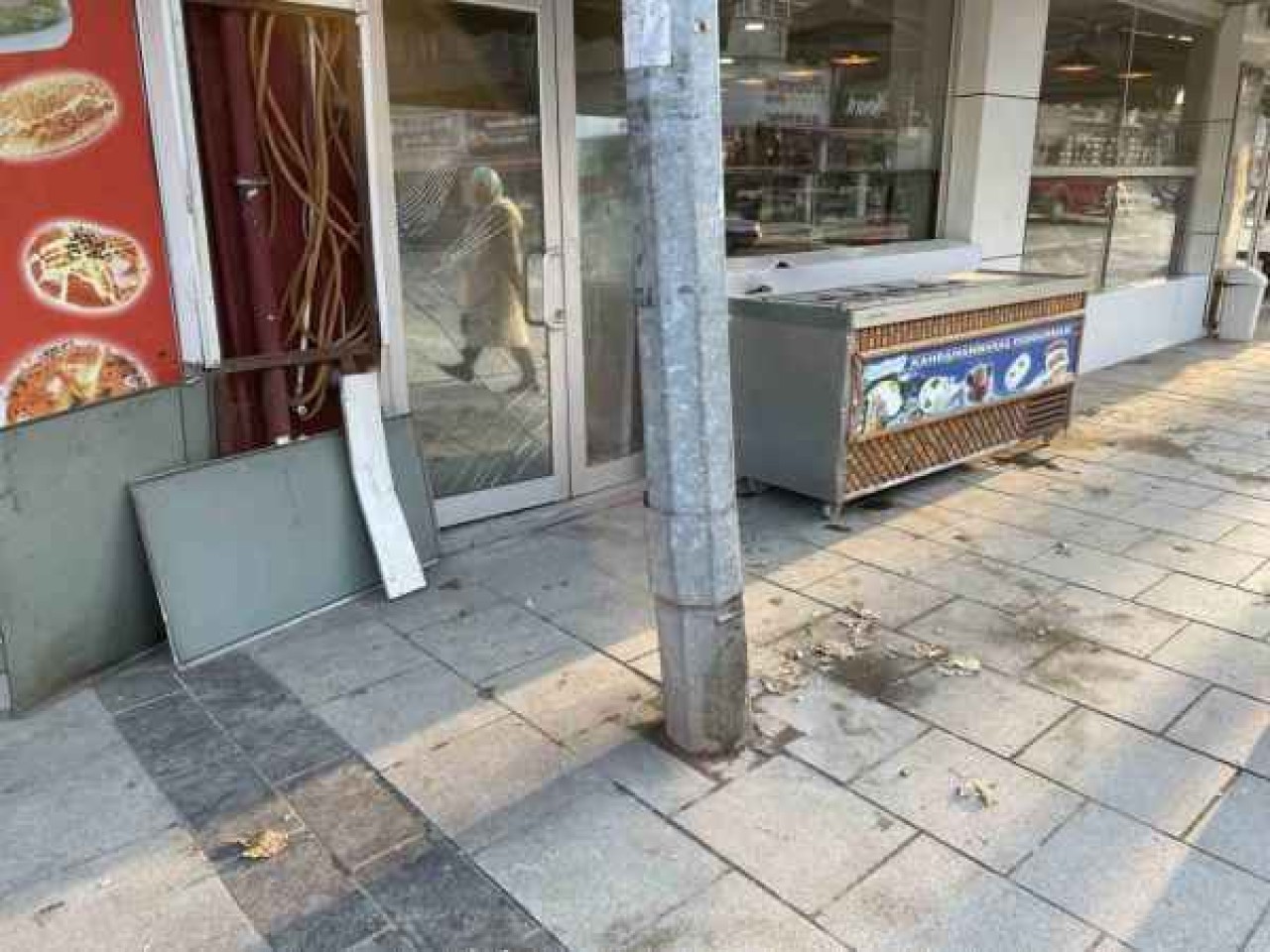 Alkollü şahsın kullandığı otomobil kaldırımdaki kadına böyle çarpmış 5
