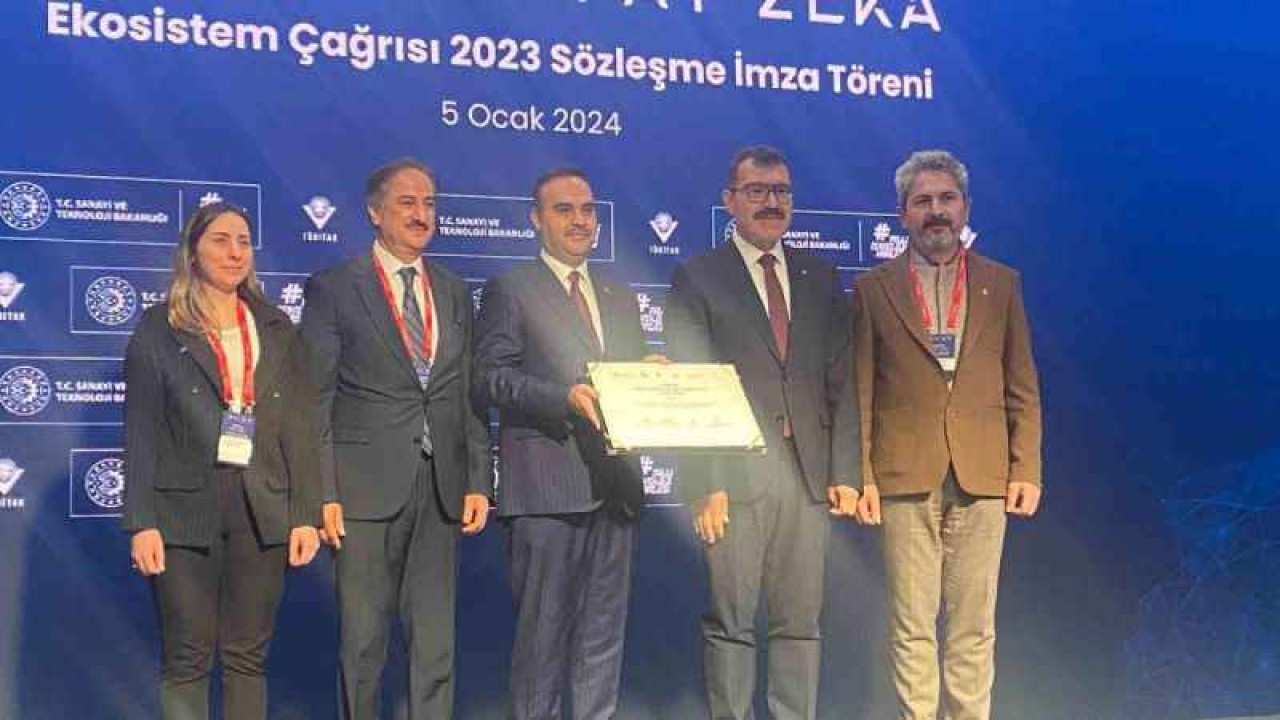 Bakan Kacır: “Yeni süper bilgisayarımız Türkiye’nin değil, dünyanın en hızlı ve güçlü bilgisayarlarından biri olacak” 7