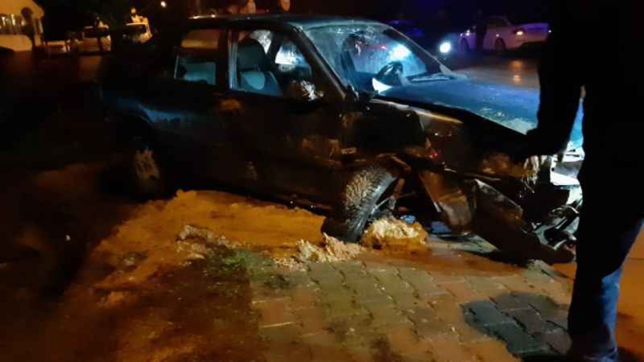 Kontrolden Çıkan Otomobil Yan Yattı: 2 Yaralı Var 4
