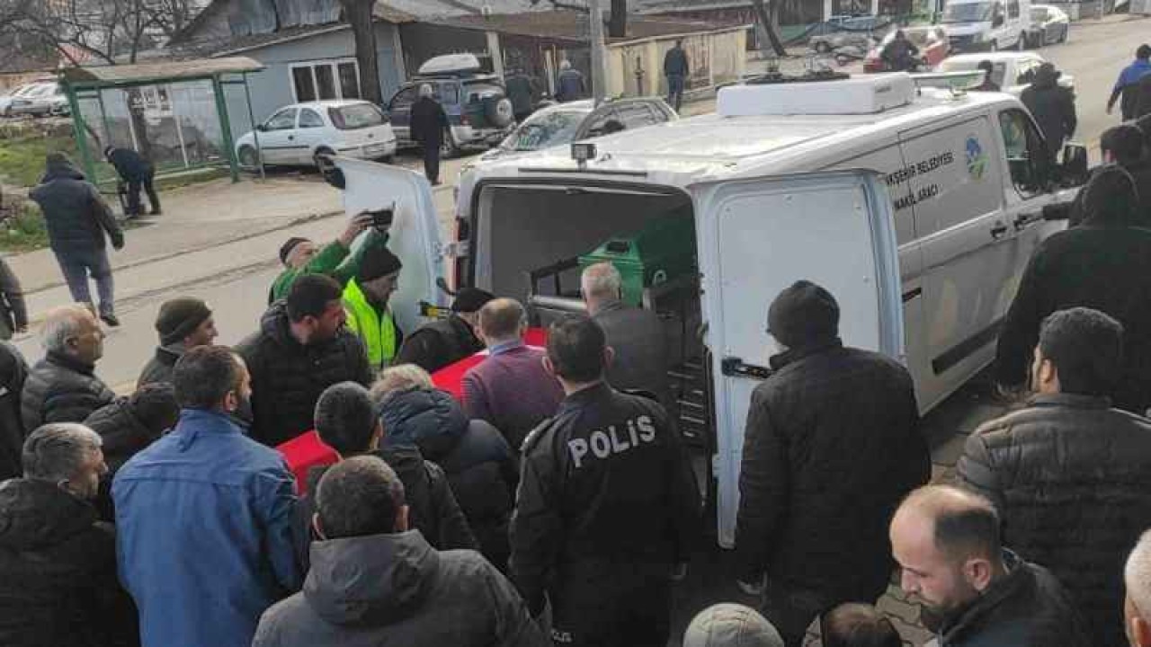 Evinde Ölü Bulunan Emekli Polis Son Yolculuğunda 9