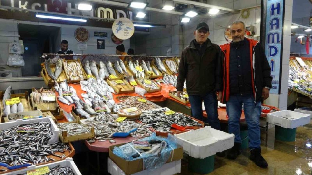 Tezgahlarda Bolca Bulunan Hamsi 160 TL’ye Satılırken, Lüfer 360, Turna Mezgit 500 TL! 5