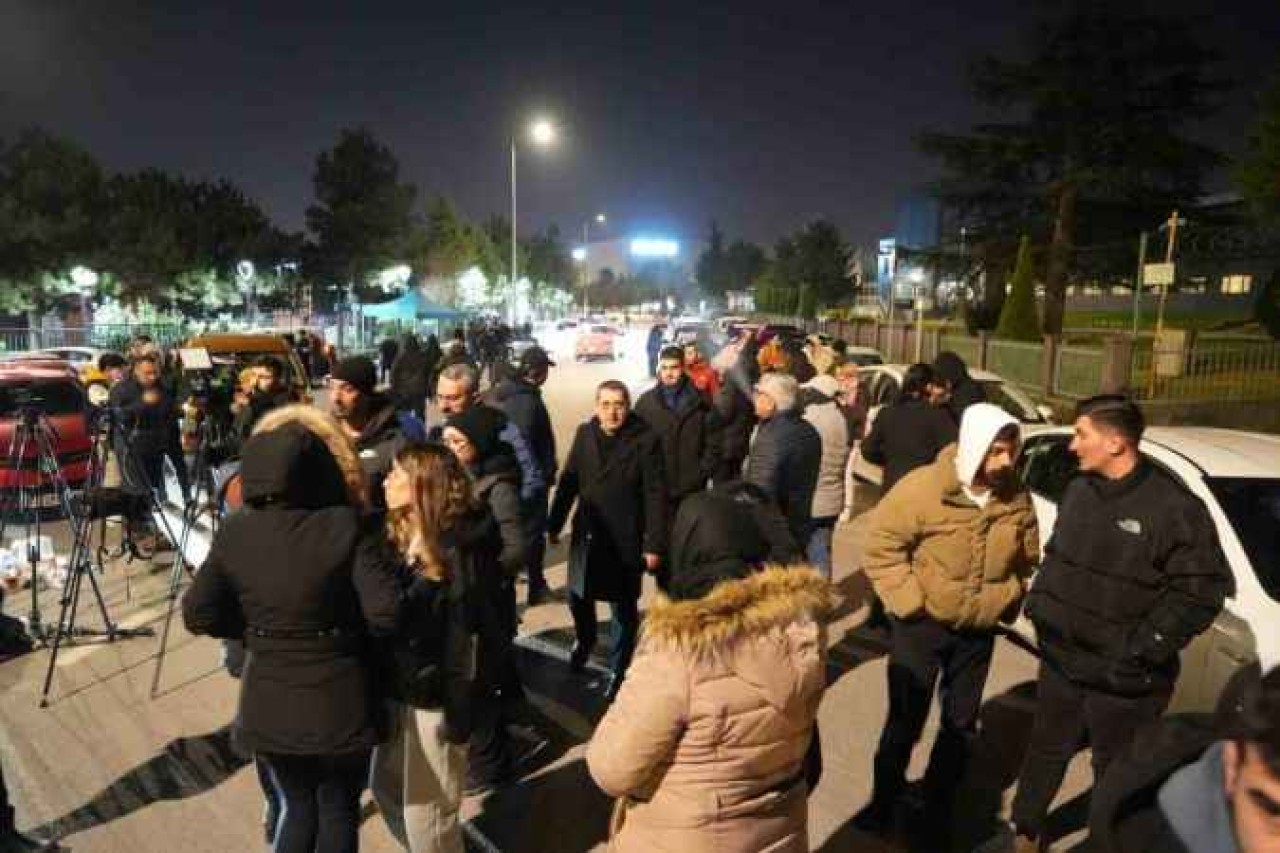 9 saatlik rehine krizi saldırganın tuvaleti gelince son buldu 7