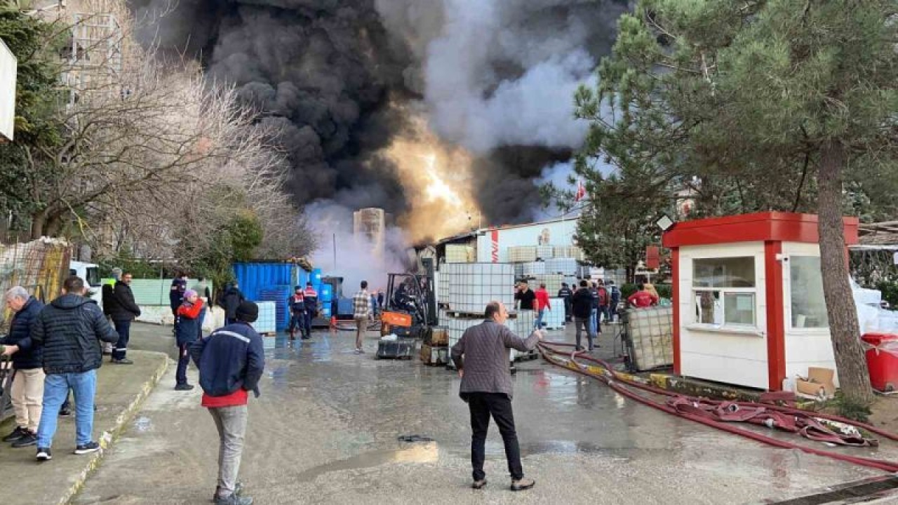 Kocaeli’de Fabrika Yangını Söndürme Çalışmaları Devam Ediyor! 5