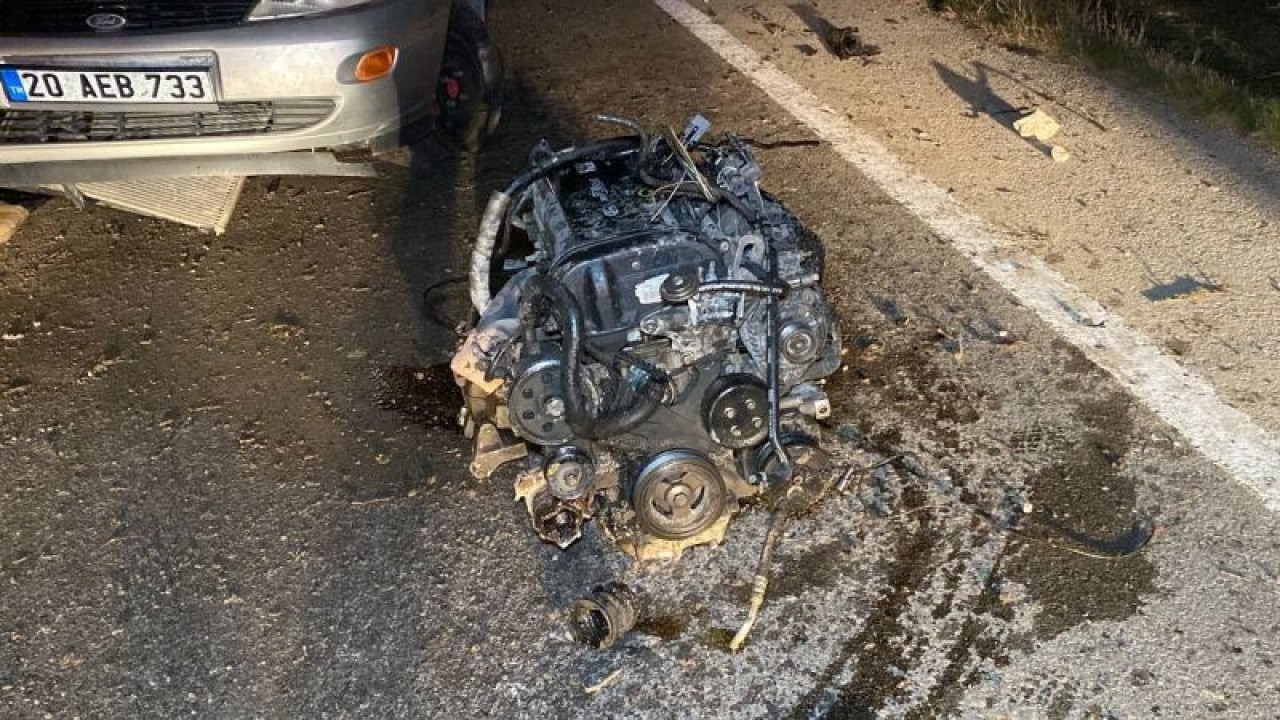 Kocaeli'de Araç Ağaca Çarptı- 5 Kişi Yaralandı! 5