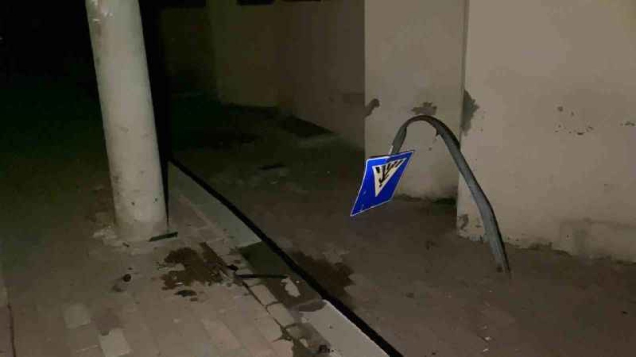 Kocaeli'de Durakta Bekleyen Vatandaşlara Otomobil Çarptı! 6