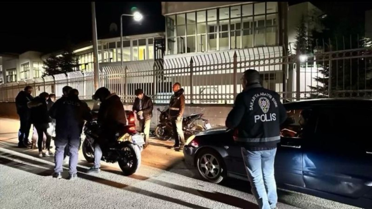 Sakarya’da 40 bin 83 Adet Cinsel İçerikli Ürün Ele Geçirildi 12