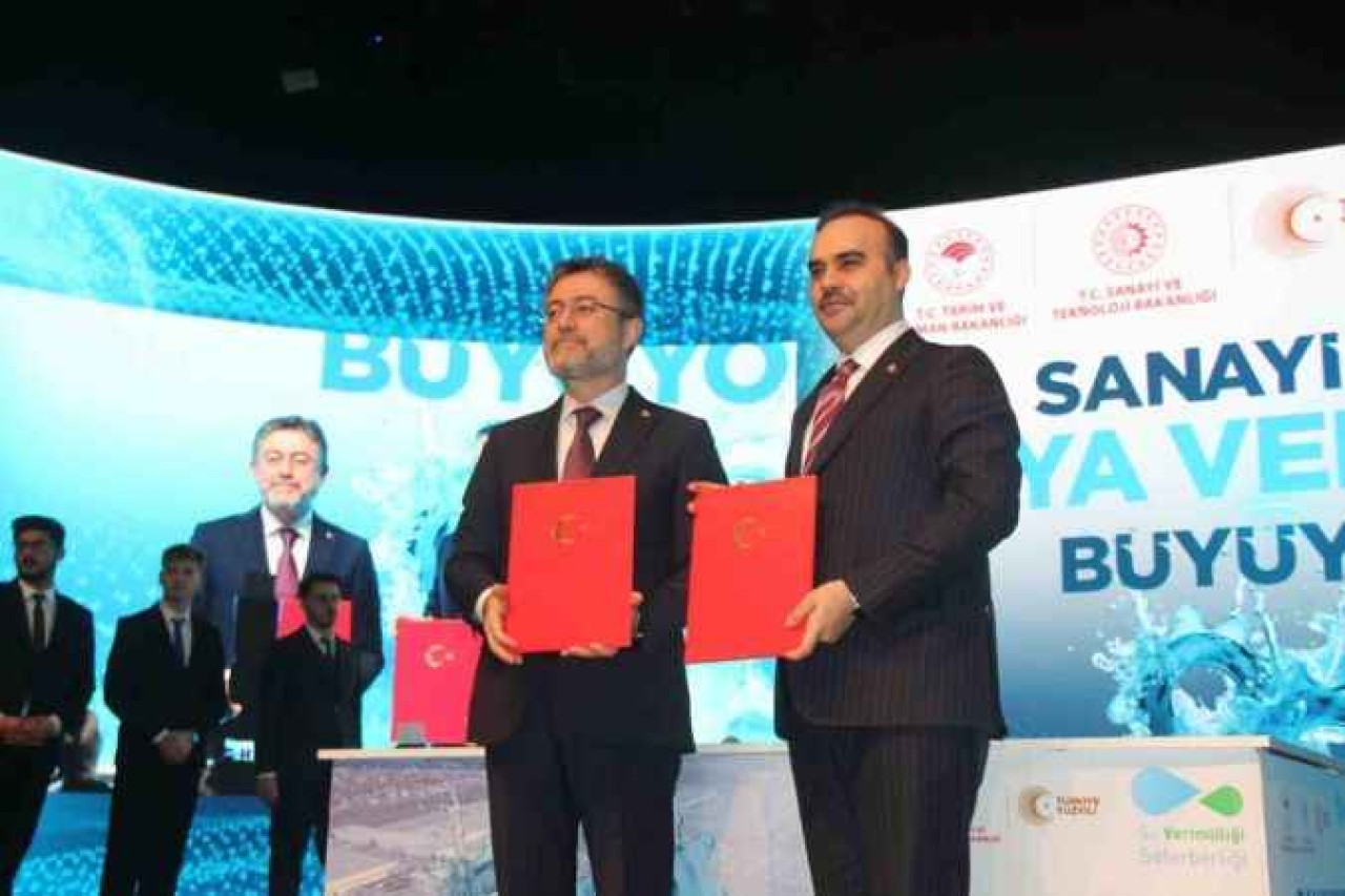 Bakan Yumaklı: "Zannettiğimiz gibi sınırsız bir su kaynağımız yok" 7