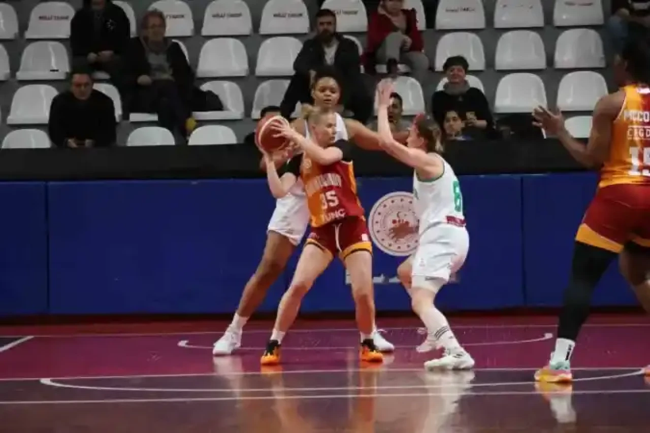 KBSL Play-Off: İzmit Belediyespor: 64 - Galatasaray: 90 8