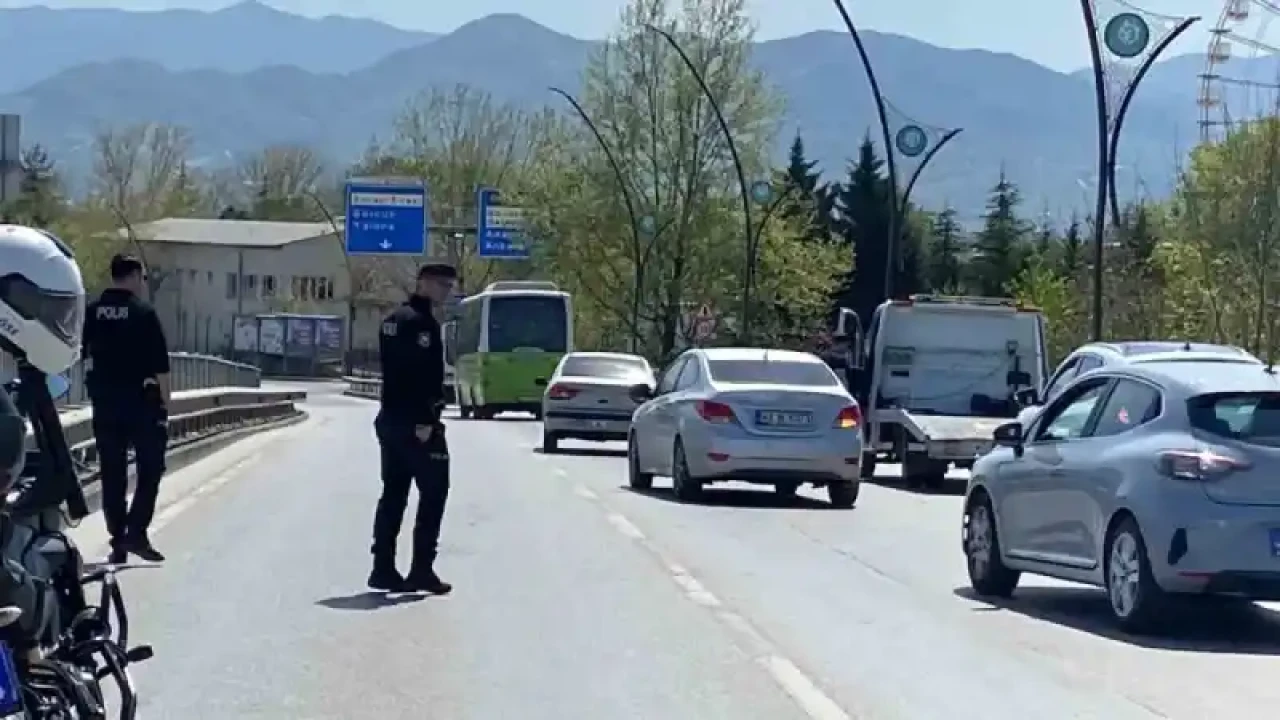 Kocaeli'de Otomobil Feci Takla Attı! 4