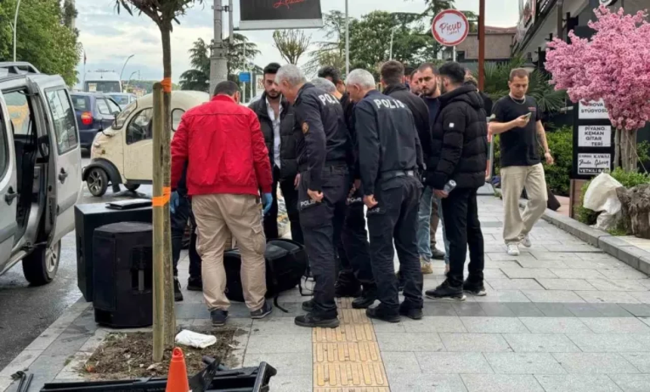 Sakarya Serdivan İlçesinde Araca Malzeme Yüklerken Saldırıya Uğradı!...