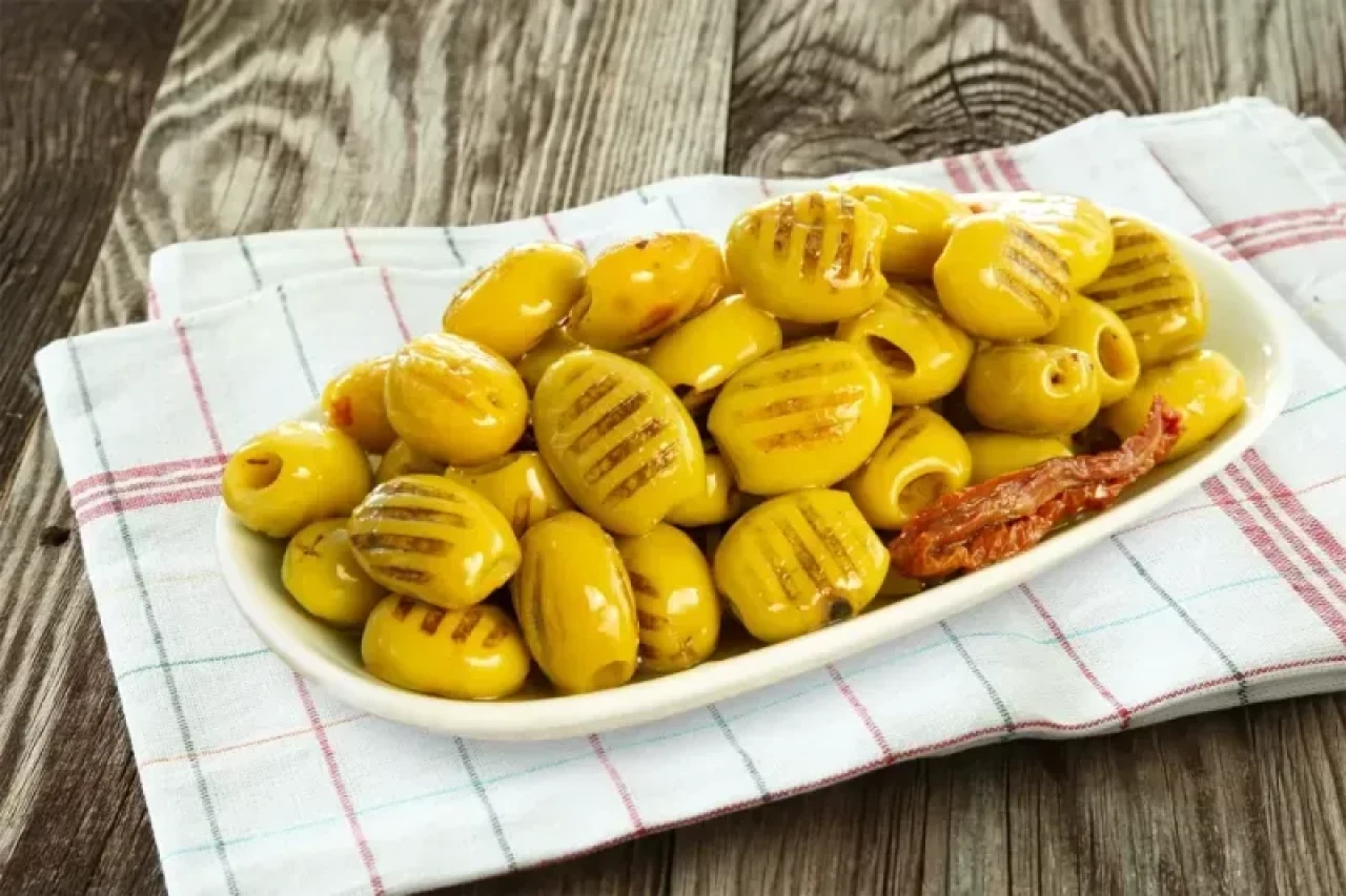 Yeşil Zeytin Nasıl Yapılır? Yeşil Zeytin Kalori...