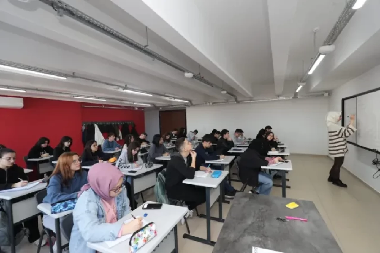 Güzide Gençlik Merkezi’nde Yeni Dönem Kayıtları Başladı