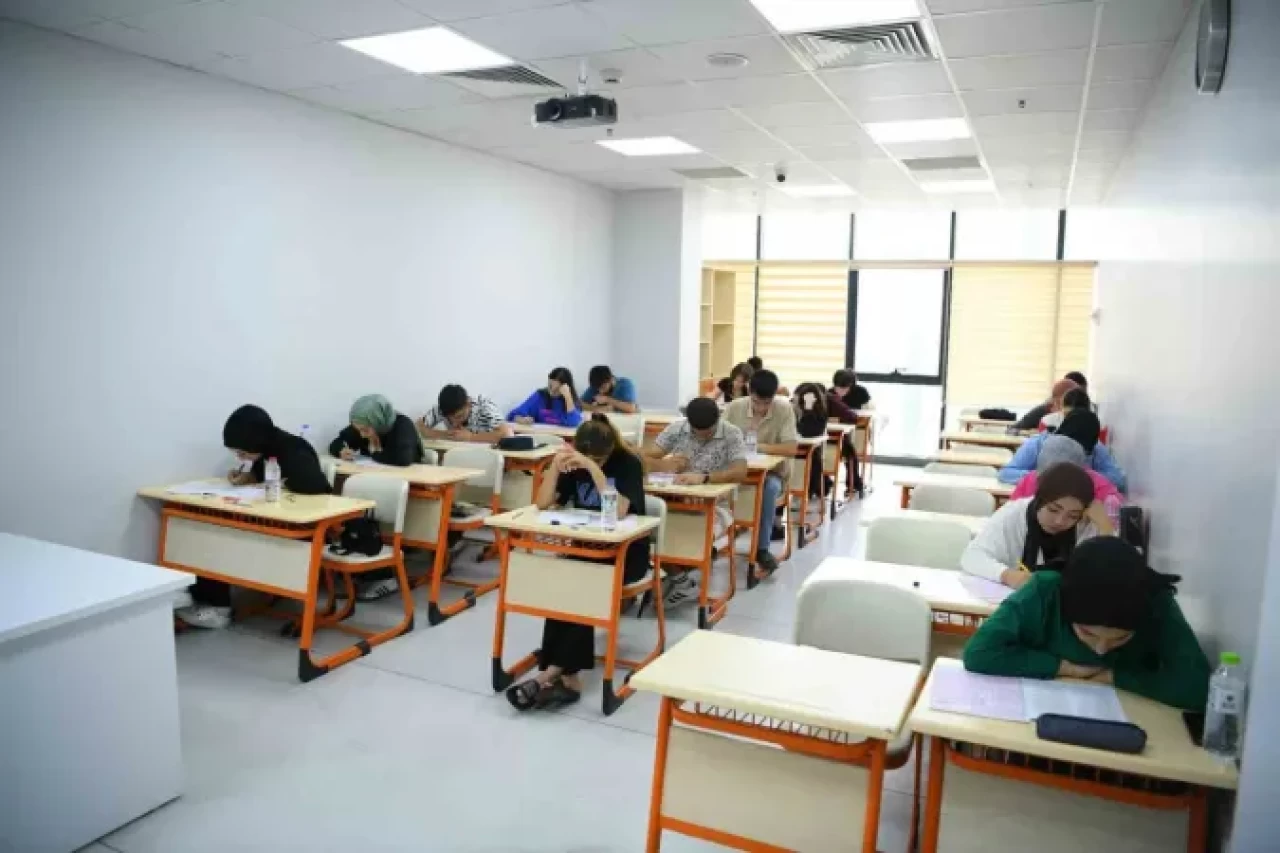 Çayırova'da Öğrencilere Seviye Belirleme Sınavı Yapıldı