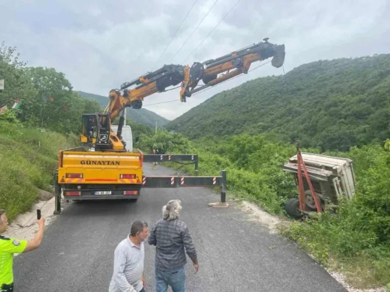 Rümeysa’nın Cinayete Kurban Gittiği Kamyonetin Olay Yerindeki Yeni Fotoğrafları Ortaya Çıktı 2