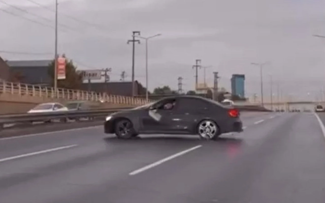 Kocaeli'de düğün konvoyunda drift yapan sürücüye ceza kesildi