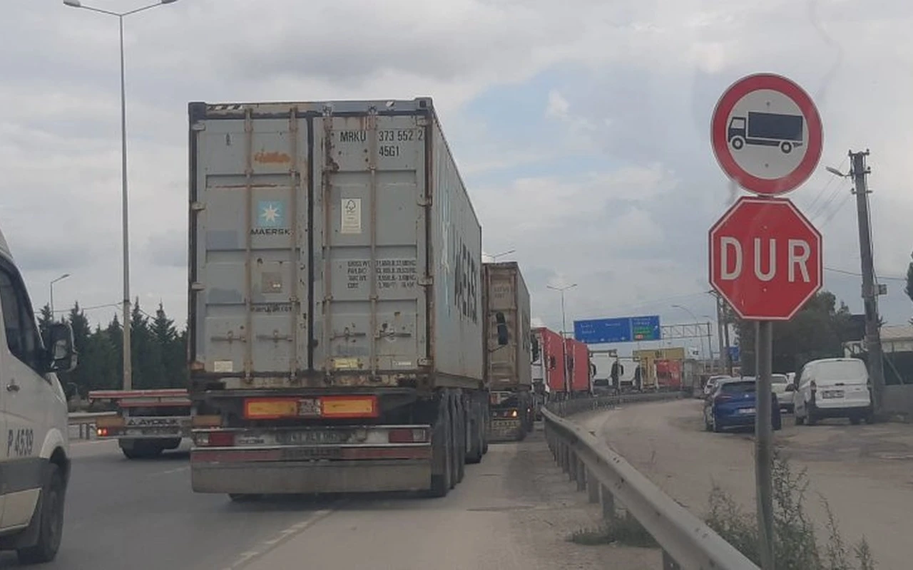 Körfez’de tır kuyruğu belediyeye ulaştı