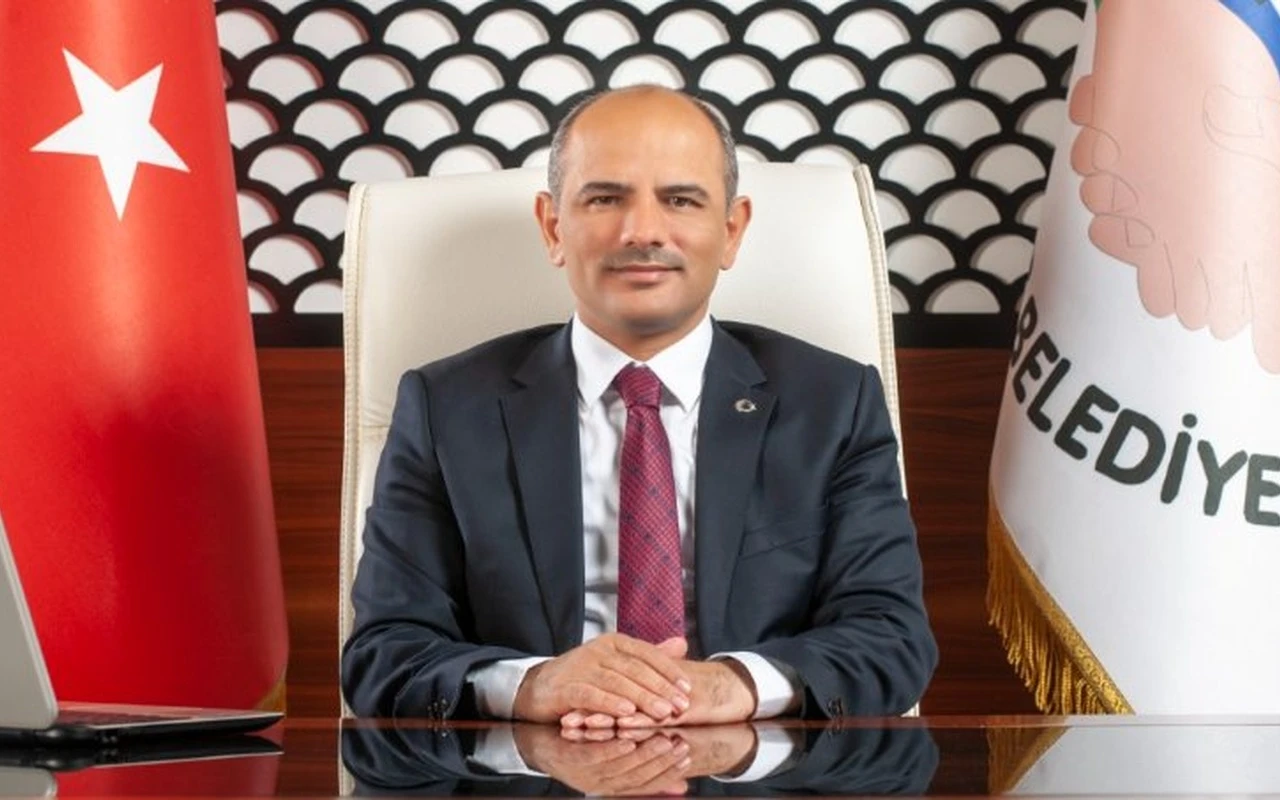 Körfez Belediye Başkanı Cumhuriyeti kutladı