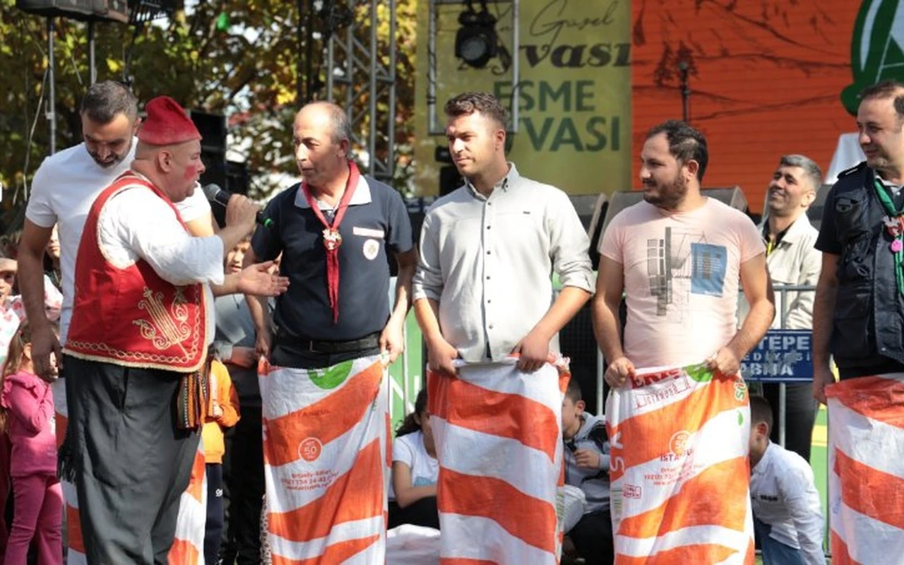 Eşme Ayva Festivali renkli görüntüler sundu