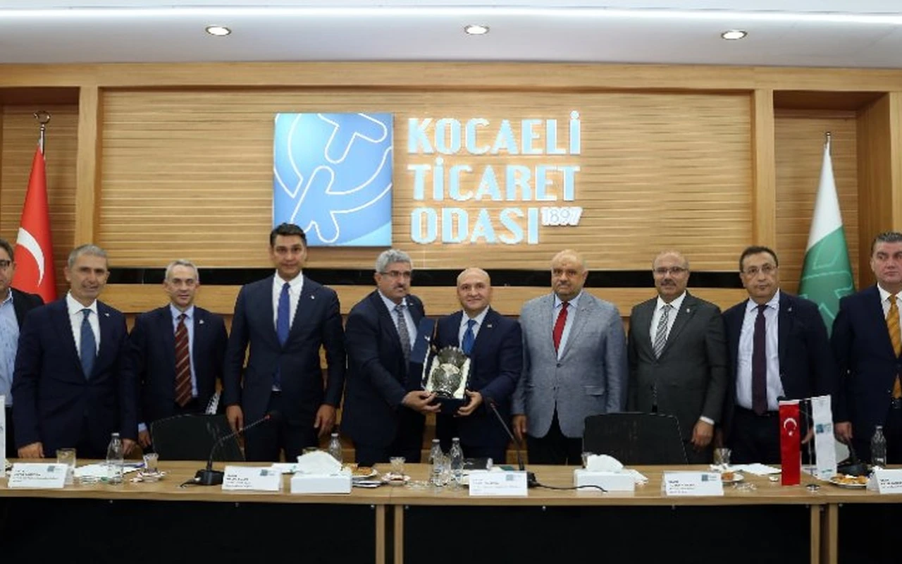 İYİ Parti heyeti Kocaeli Ticaret Odasını ziyaret etti