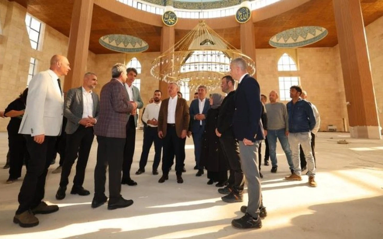 Kartepeye yeni cami inşaatı tamamlanıyor