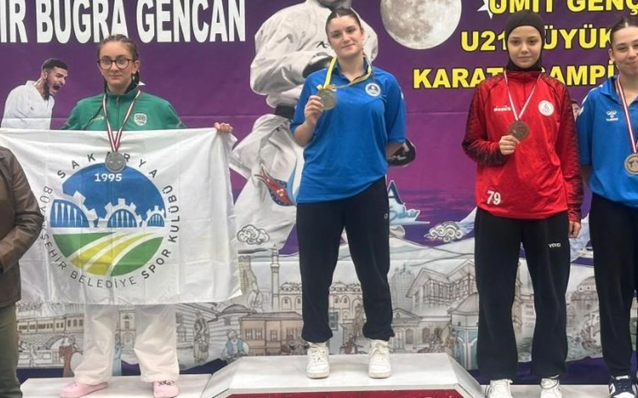 Körfezli karateciler Bursa'dan 3 madalya getirdi