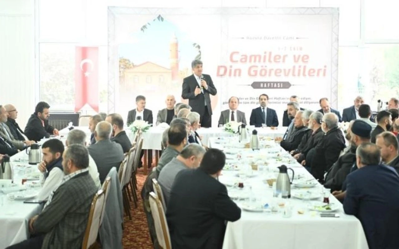 Kartepe'de din görevlileri için program düzenlendi